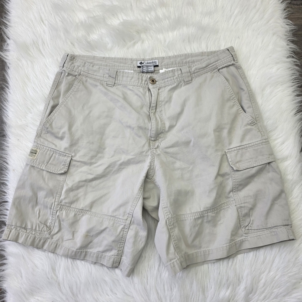 Columbia Men's Tan Cargo Shorts Size 38